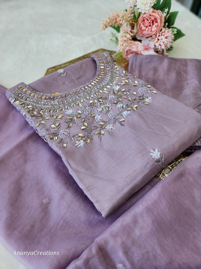 LAVENDER U NECK DOLA SILK SUIT