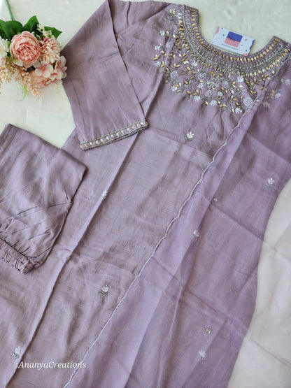 LAVENDER U NECK DOLA SILK SUIT