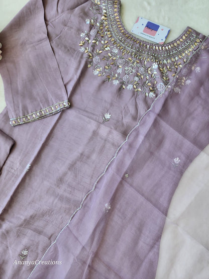 LAVENDER U NECK DOLA SILK SUIT