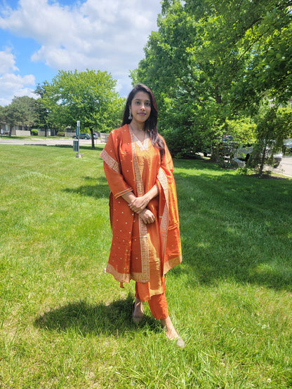 TISSUE SILK ORANGE SUIT