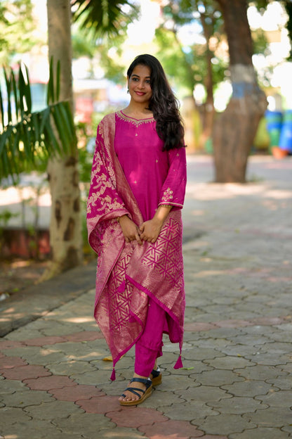 MAGENTA DOLA SILK SUIT