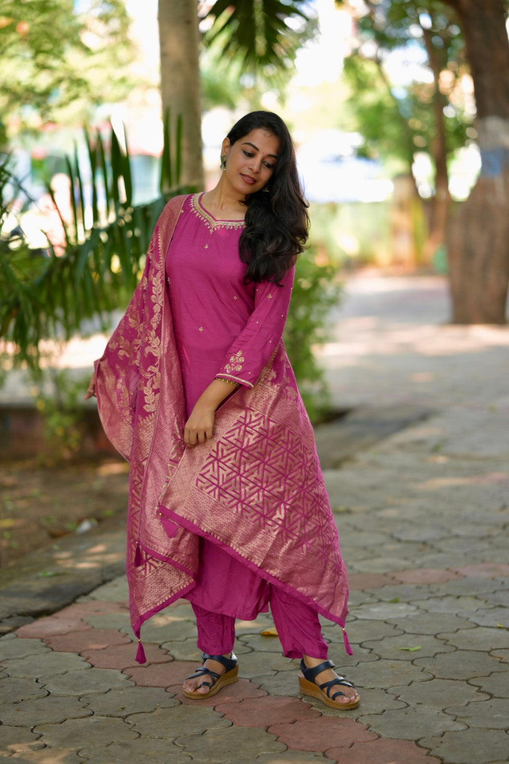 MAGENTA DOLA SILK SUIT