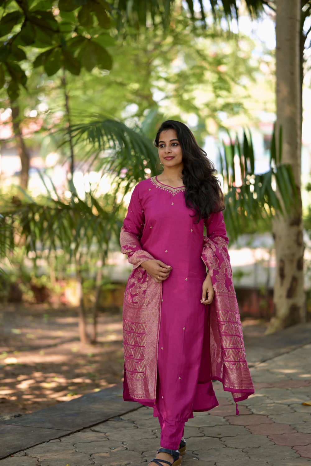 MAGENTA DOLA SILK SUIT