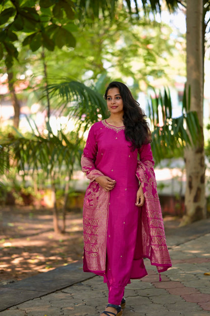 MAGENTA DOLA SILK SUIT