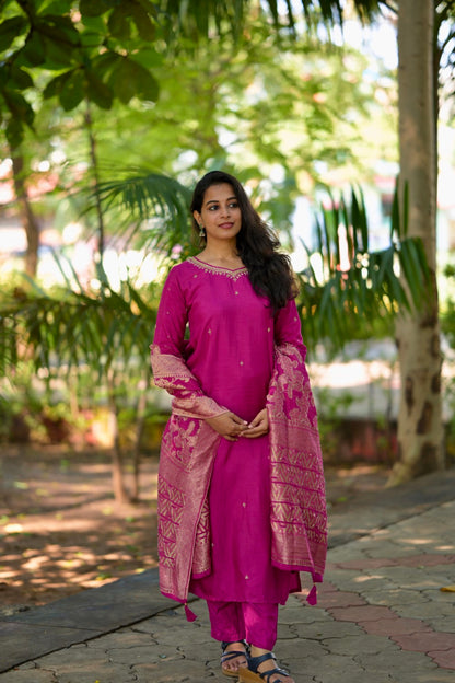 MAGENTA DOLA SILK SUIT