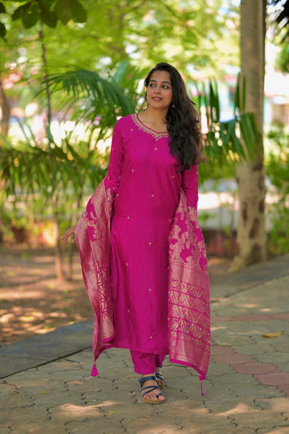 MAGENTA DOLA SILK SUIT