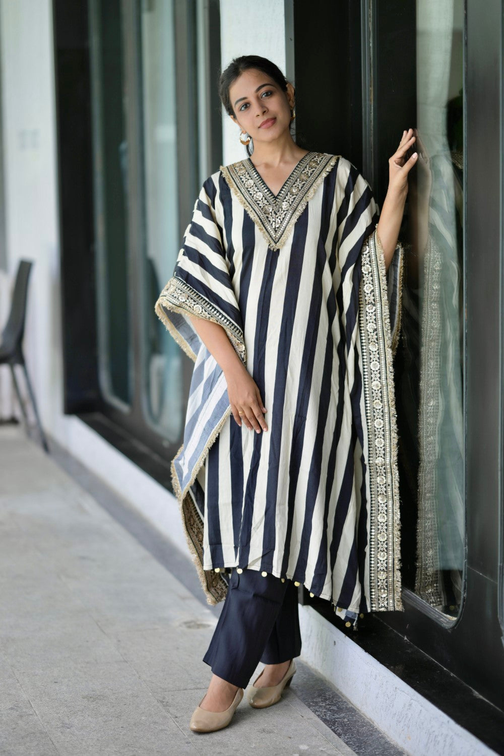 BLACK & WHITE GOLDEN KAFTAN