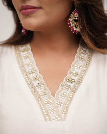 MUSLIN WHITE WITH BHANDINI SHAWL