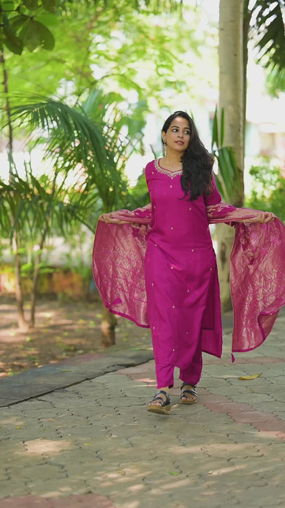 MAGENTA DOLA SILK SUIT